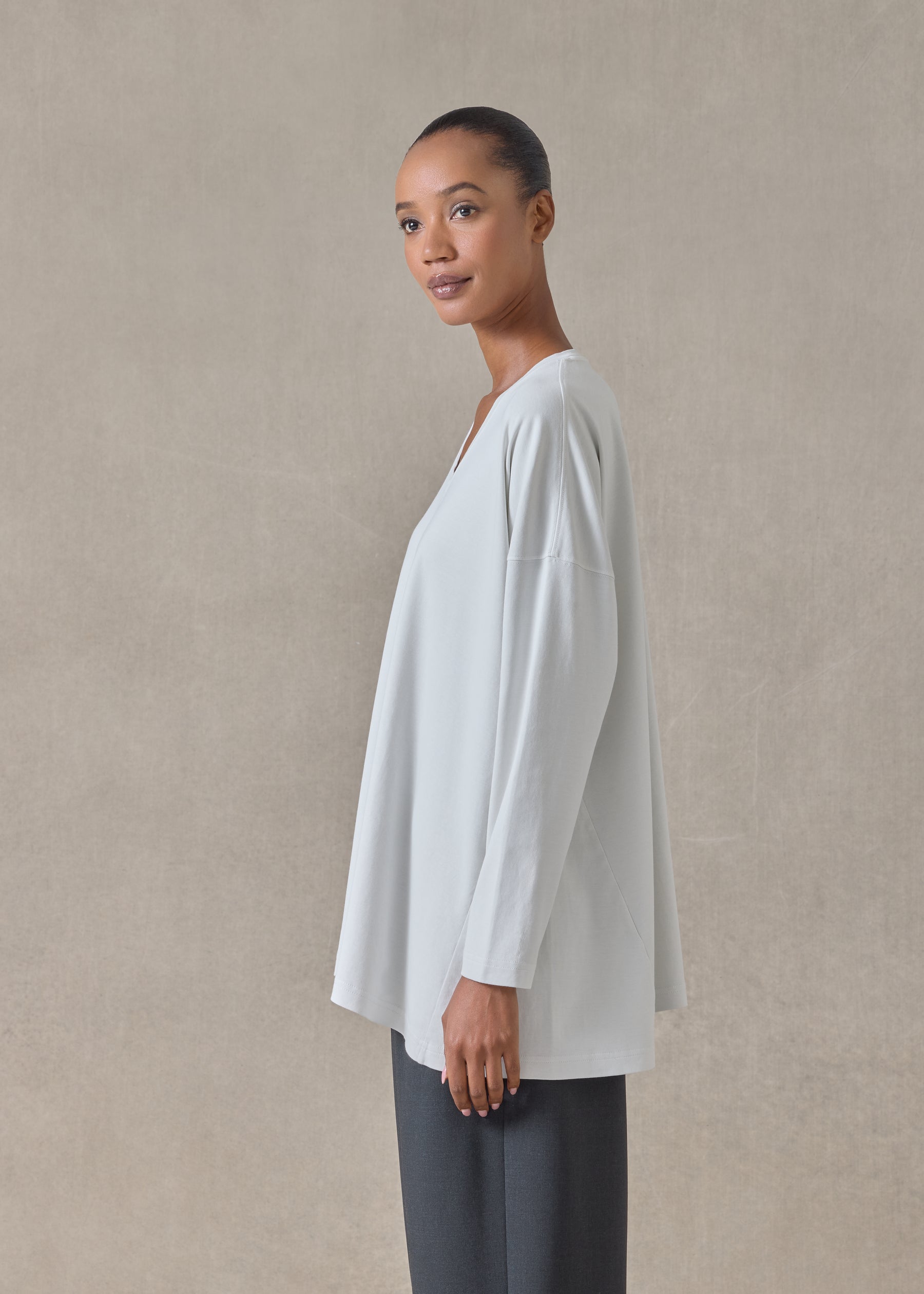 cotton jersey side panelled V neck t-shirt - long (silversoft)