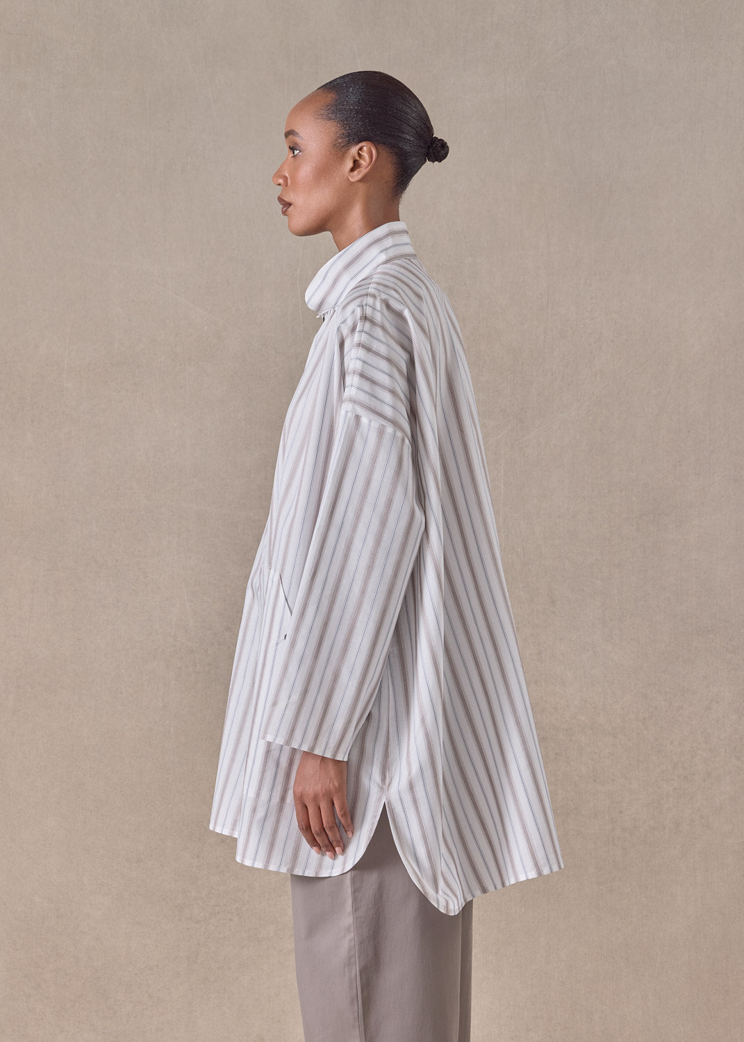 cotton sloped shoulder wide a-line artists smock with pleated collar - long plus (greyblue)