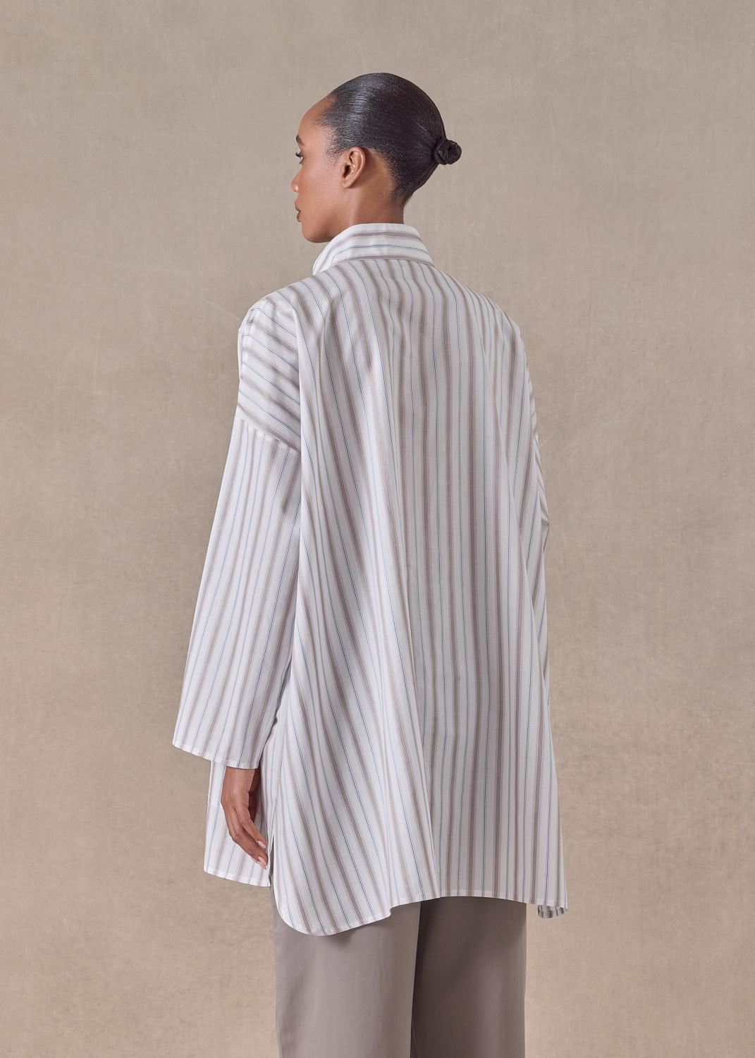 cotton sloped shoulder wide a-line artists smock with pleated collar - long plus (greyblue)