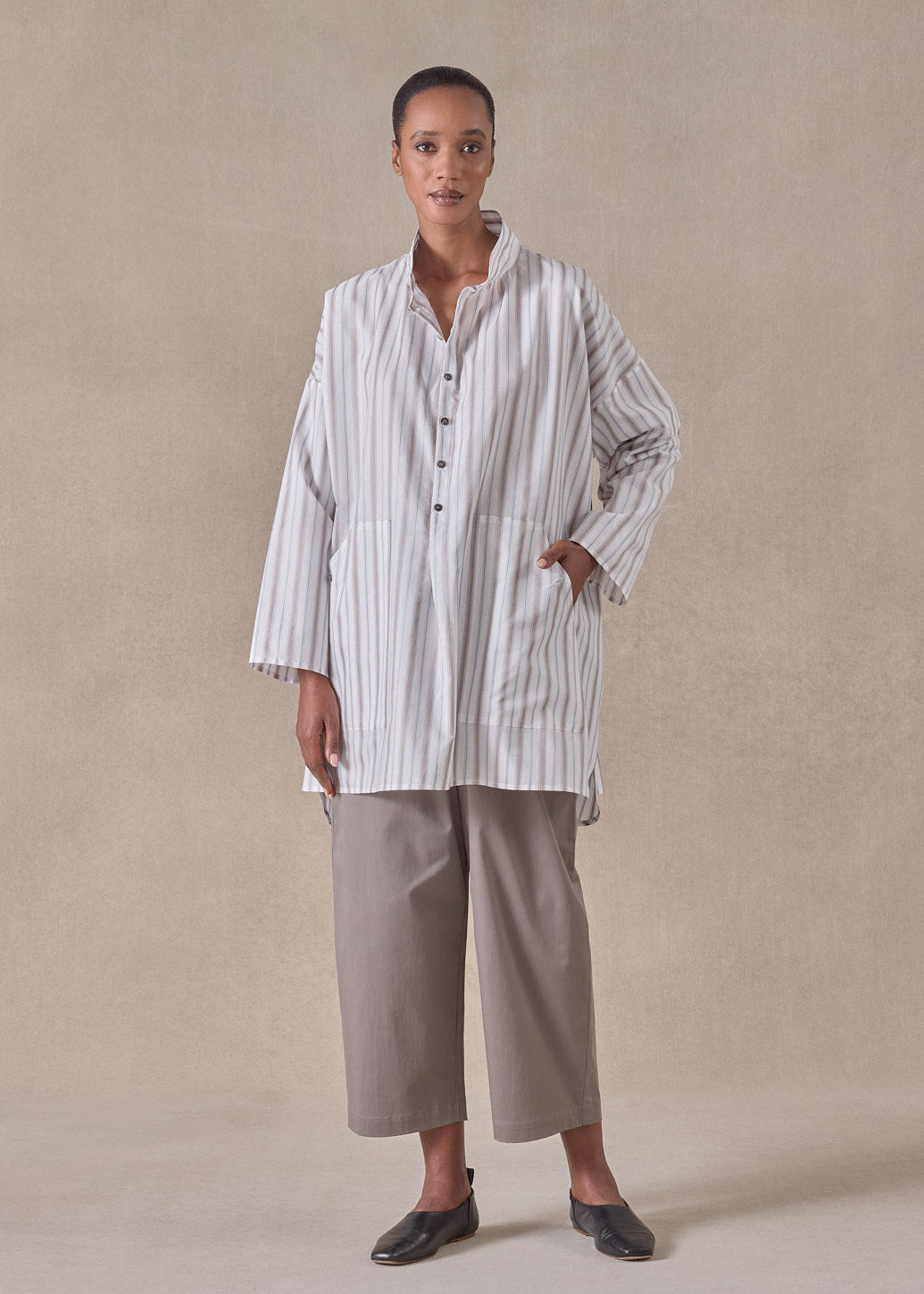 cotton sloped shoulder wide a-line artists smock with pleated collar - long plus (greyblue)