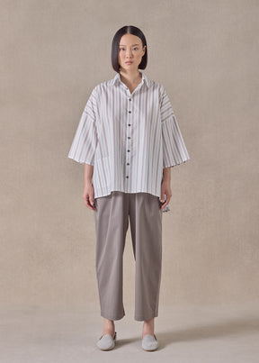 cotton sloped shoulder wide a-line short sleeve shirt with collar - mid plus (greyblue)