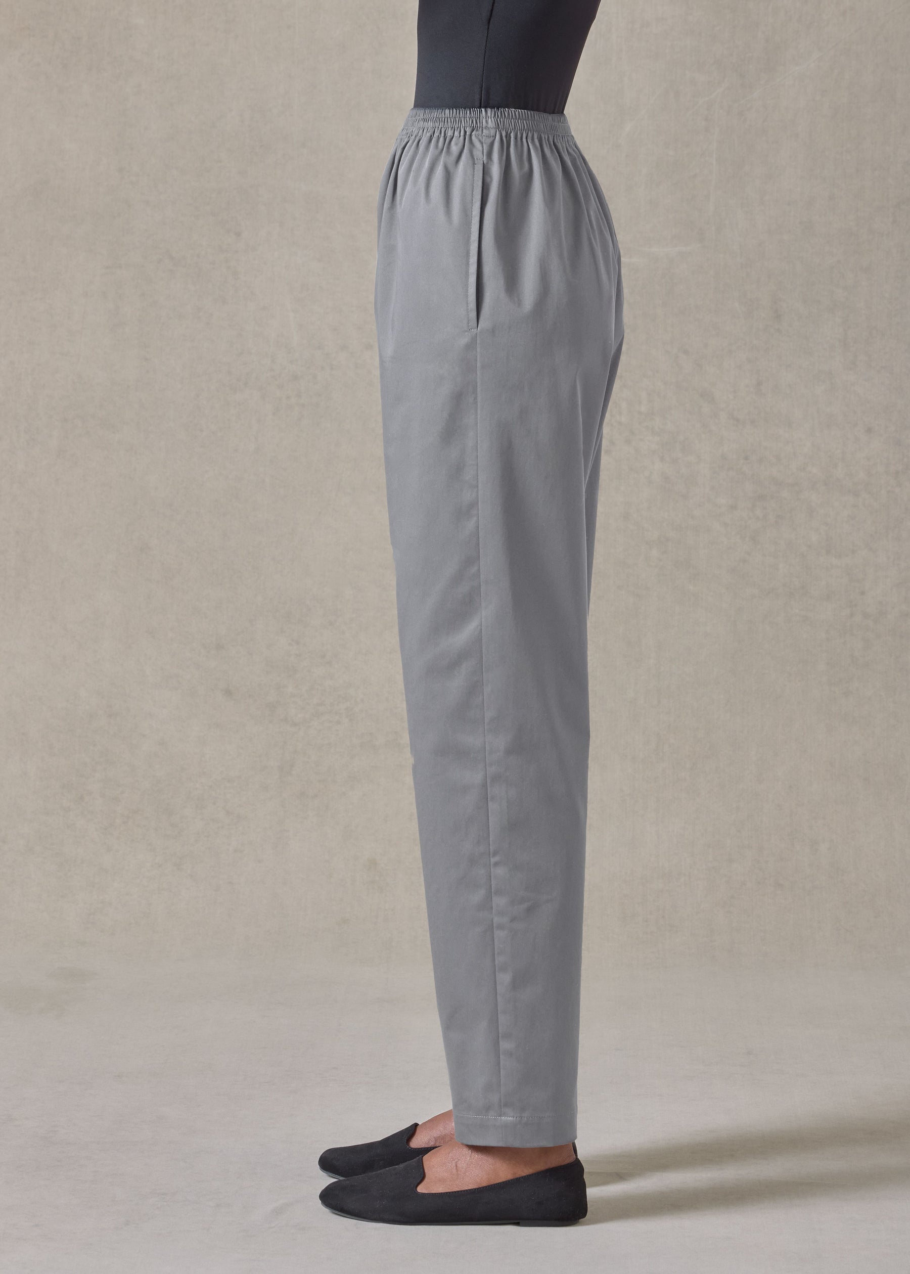 cotton stretch tapered regular trouser (greypale)