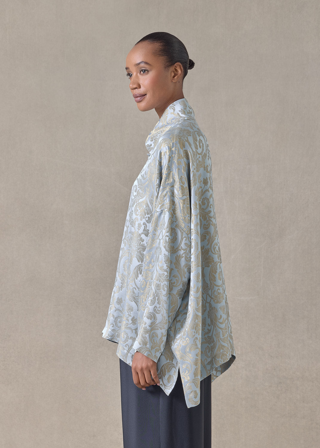 silk mix jacquard wide longer back chinese collar shirt - mid plus (bridgertonblue)