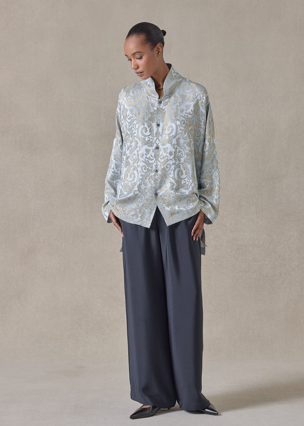 silk mix jacquard wide longer back chinese collar shirt - mid plus (bridgertonblue)