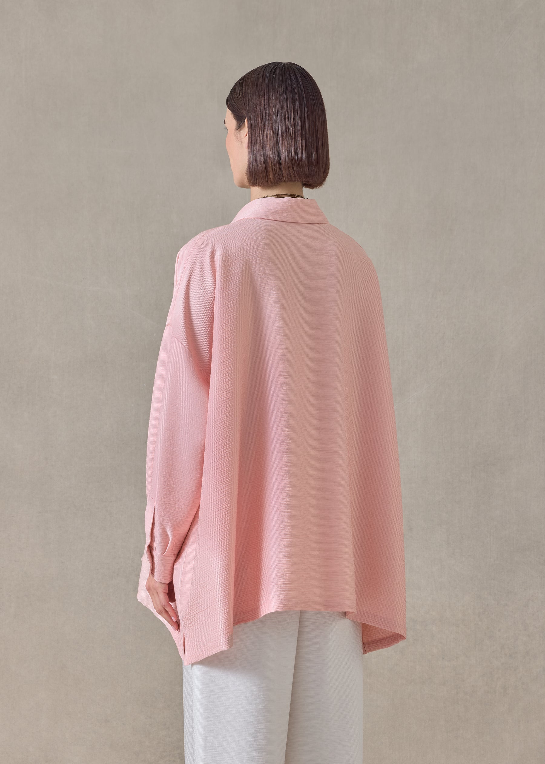 midweight silk plissé wide a-line shirt with collar - long (rosepowder)