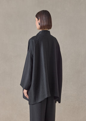 midweight silk plissé wide a-line mandarin jacket - long (black)