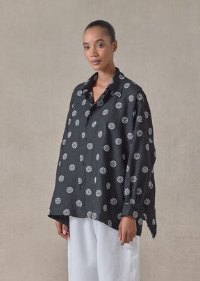 embroidered linen wide longer back shirt with collar - mid plus (black with white)
