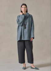 heavyweight delave linen angle to front monks top - long (petrol)