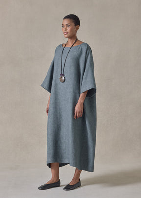 heavyweight delave linen angle-to-front side seam scoop neck t shirt dress (petrol)