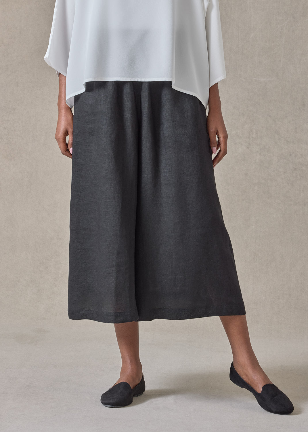 handkerchief linen flared culotte (black)