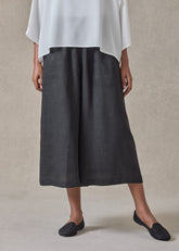 handkerchief linen flared culotte (black)