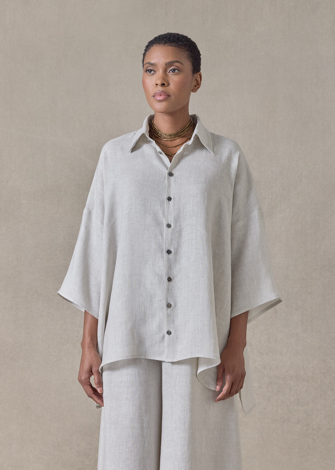 handkerchief linen sloped shoulder wide a-line short sleeve shirt with collar - mid plus (silvertint)