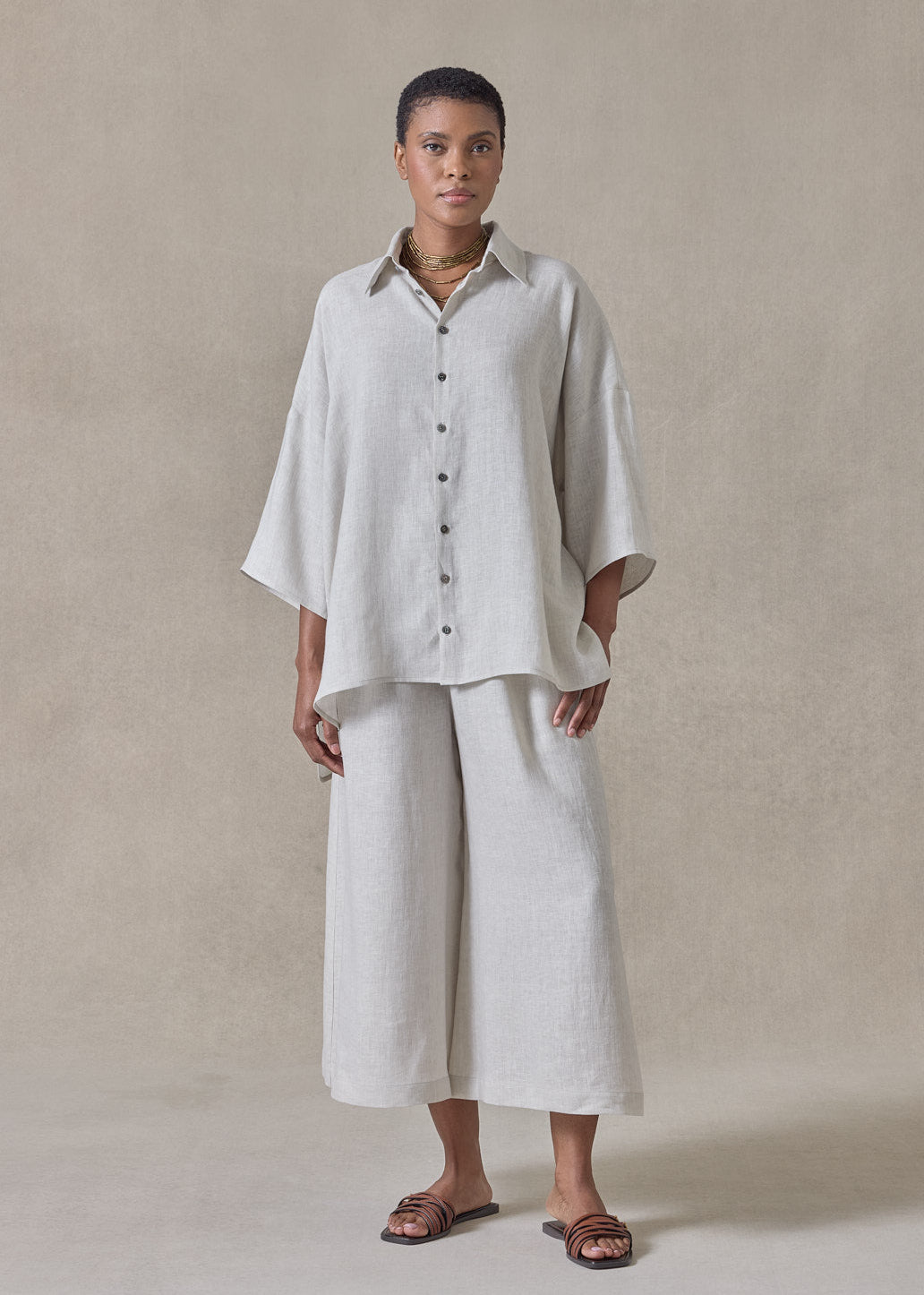 handkerchief linen sloped shoulder wide a-line short sleeve shirt with collar - mid plus (silvertint)