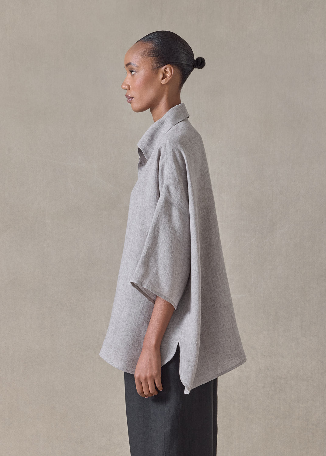 handkerchief delave linen sloped shoulder wide a-line short sleeve shirt with collar - mid plus (stone)