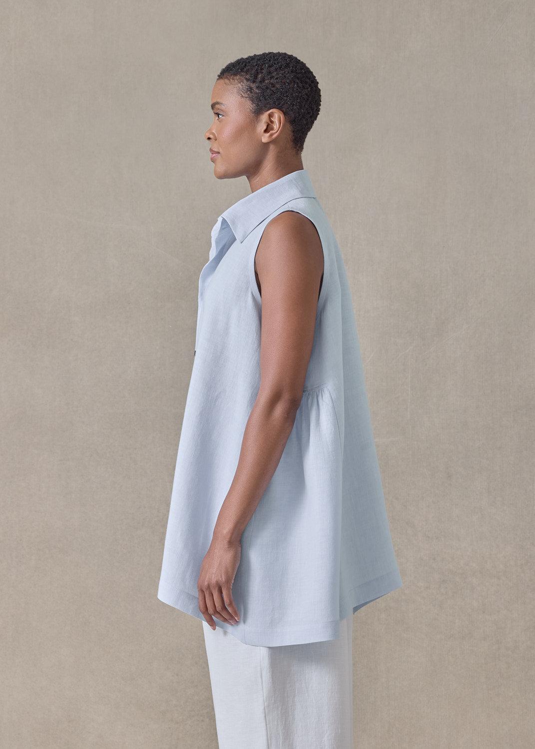 lightweight linen side pleated sleeveless shirt with collar - long (bridgertonblue)