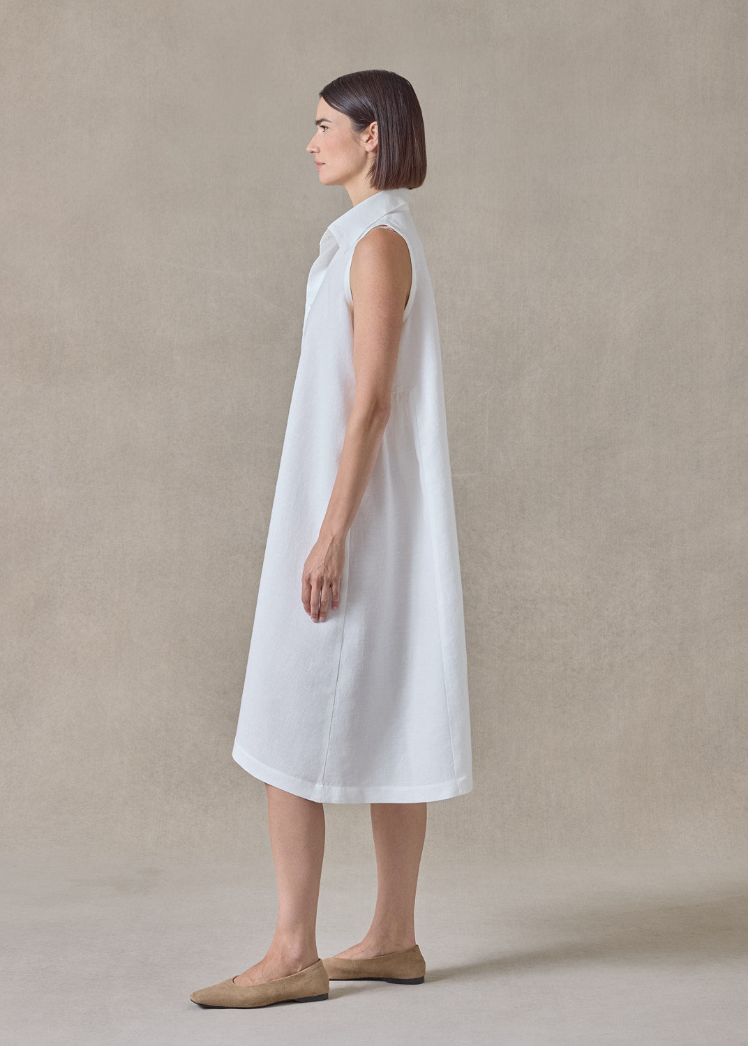 lightweight linen side pleated sleeveless shirt dress with collar (white)