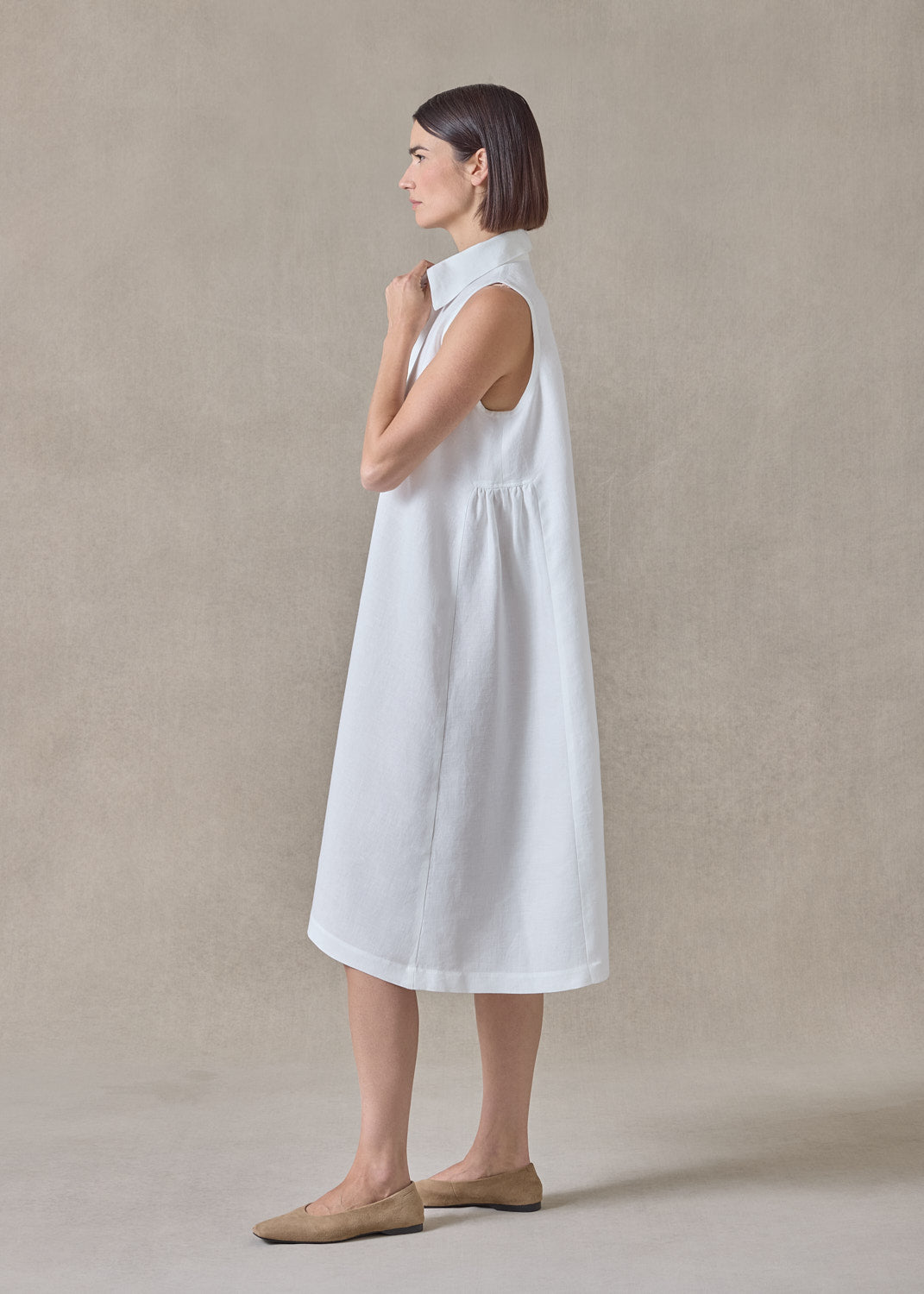lightweight linen side pleated sleeveless shirt dress with collar (white)