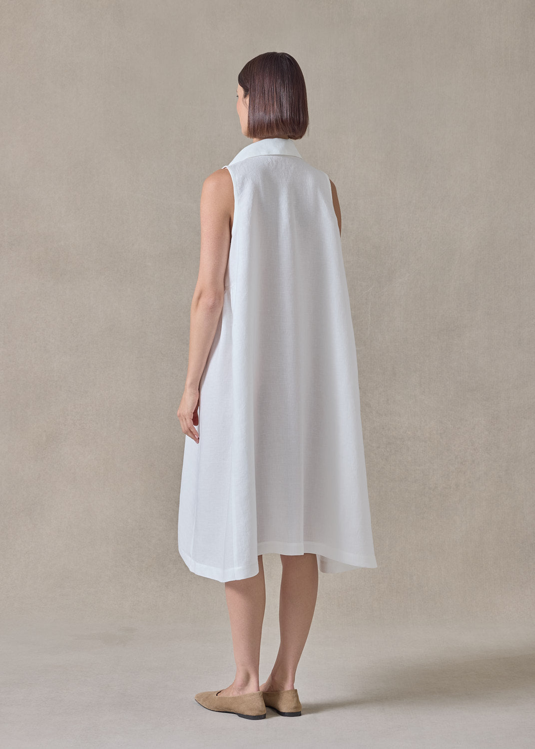 lightweight linen side pleated sleeveless shirt dress with collar (whi