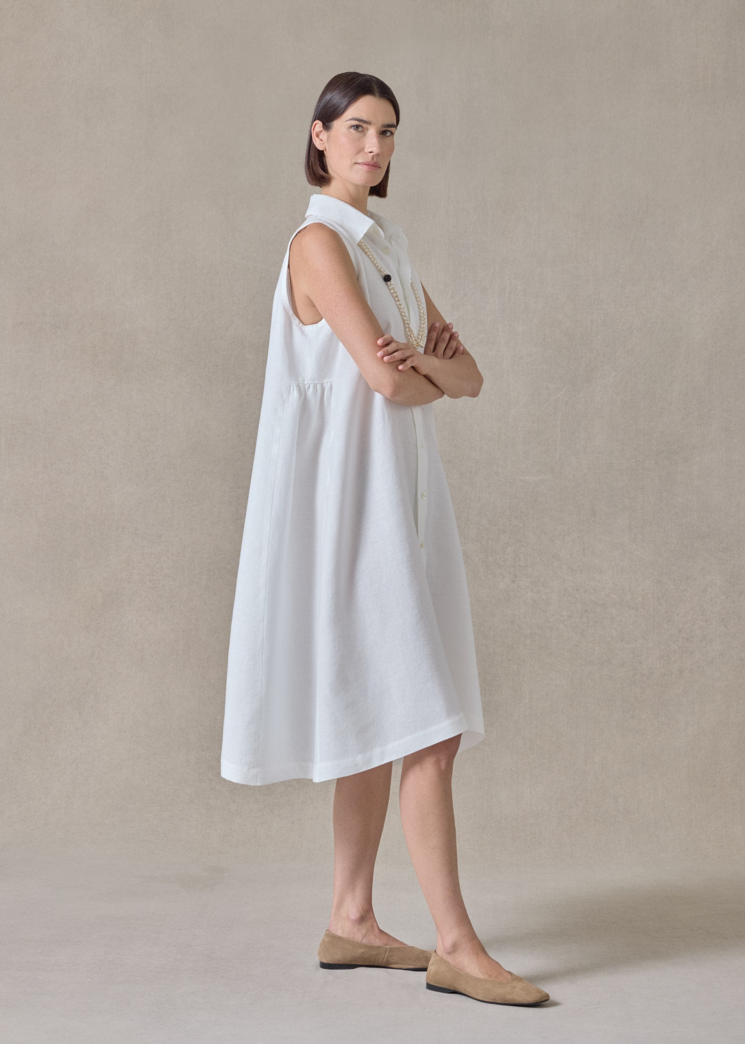 lightweight linen side pleated sleeveless shirt dress with collar (whi