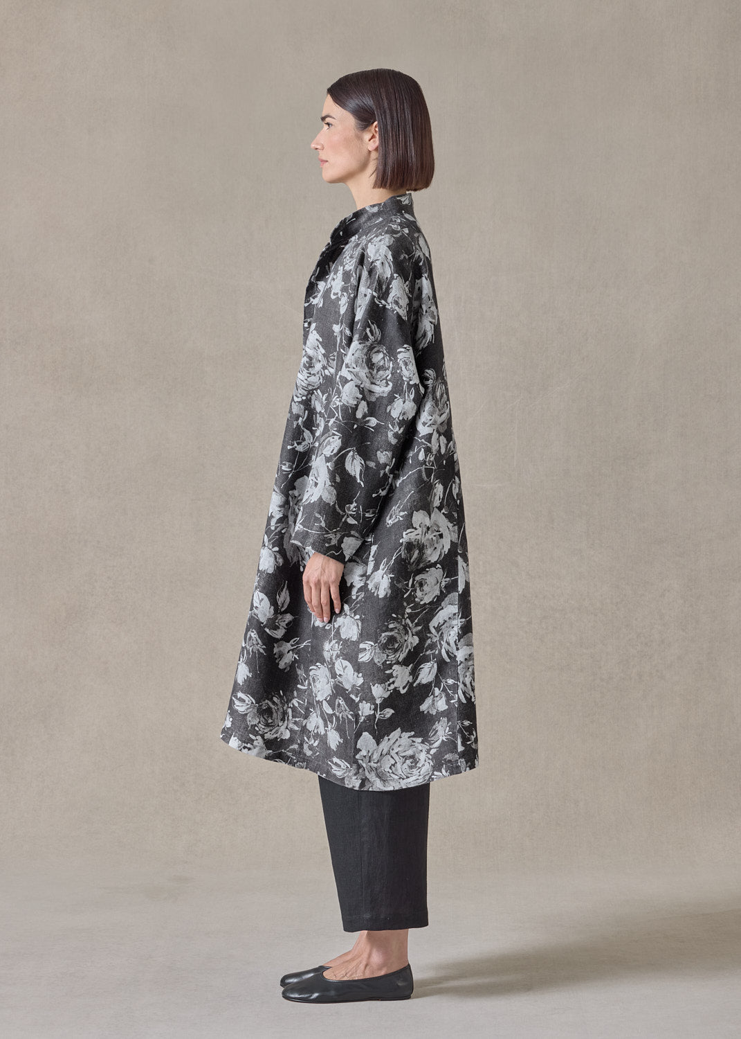 stonewashed linen a-line panelled mandarin jacket coat - 3/4 length (monochrome)