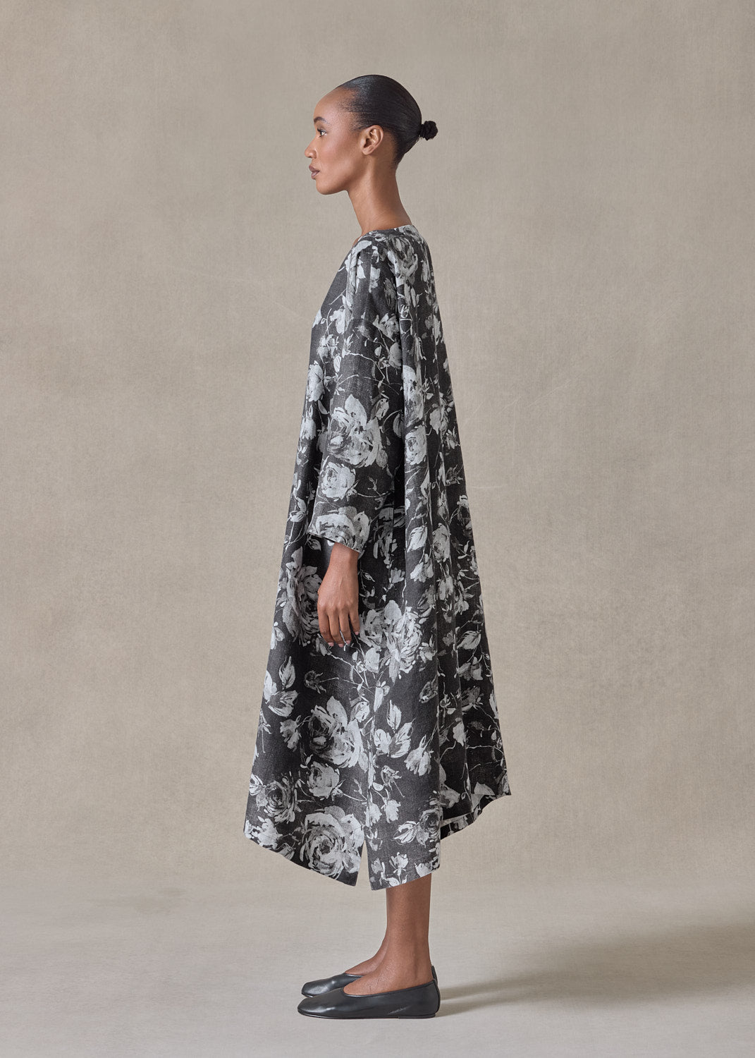 stonewashed linen wide a-line scoop neck dress (monochrome)