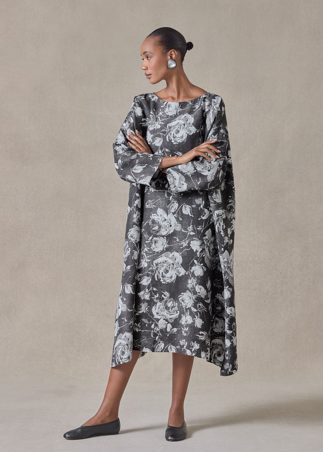 stonewashed linen wide a-line scoop neck dress (monochrome)