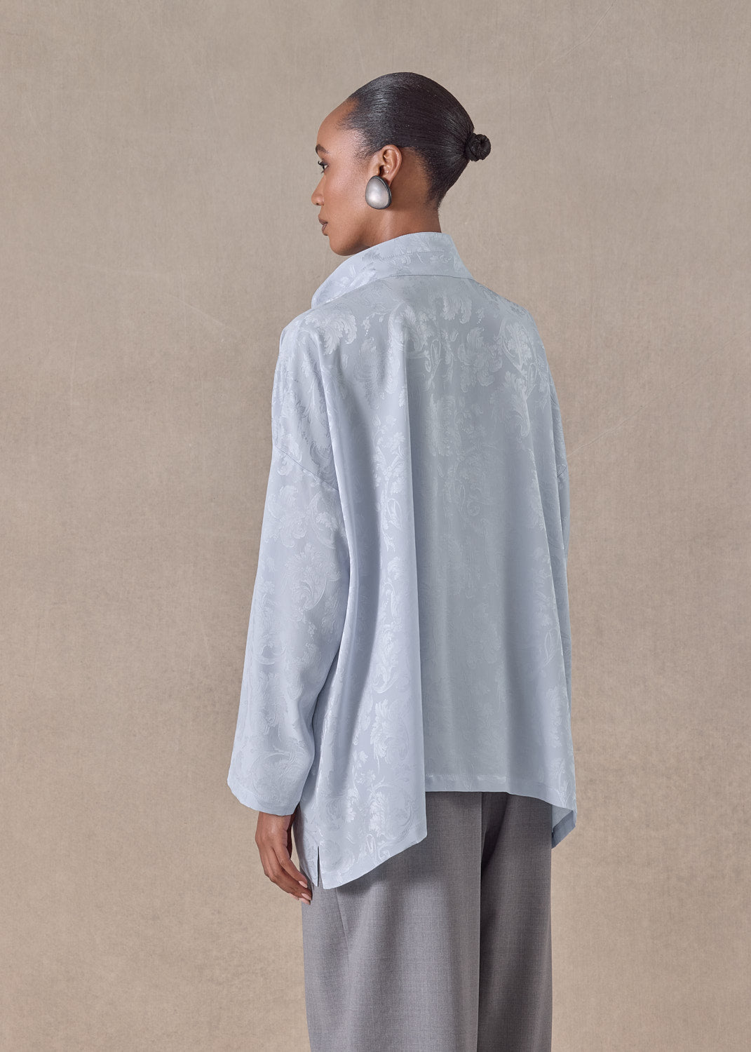 silk jacquard wide a-line double stand collar shirt - mid plus (bridgertonblue)