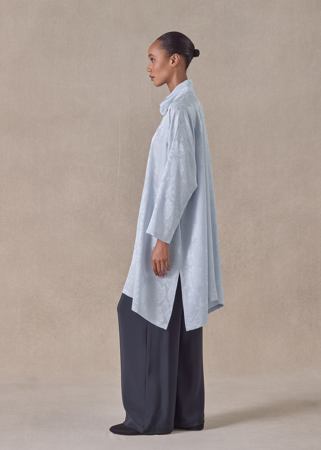 silk jacquard wide a-line double stand collar shirt - very long with slits (bridgertonblue)