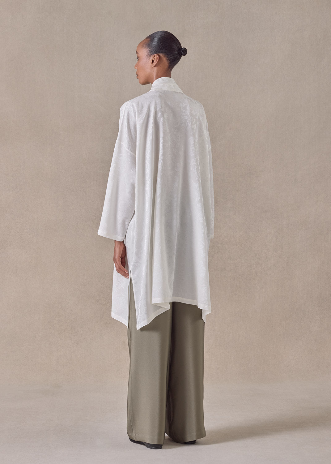 silk jacquard wide a-line double stand collar shirt - very long with slits (ivory)