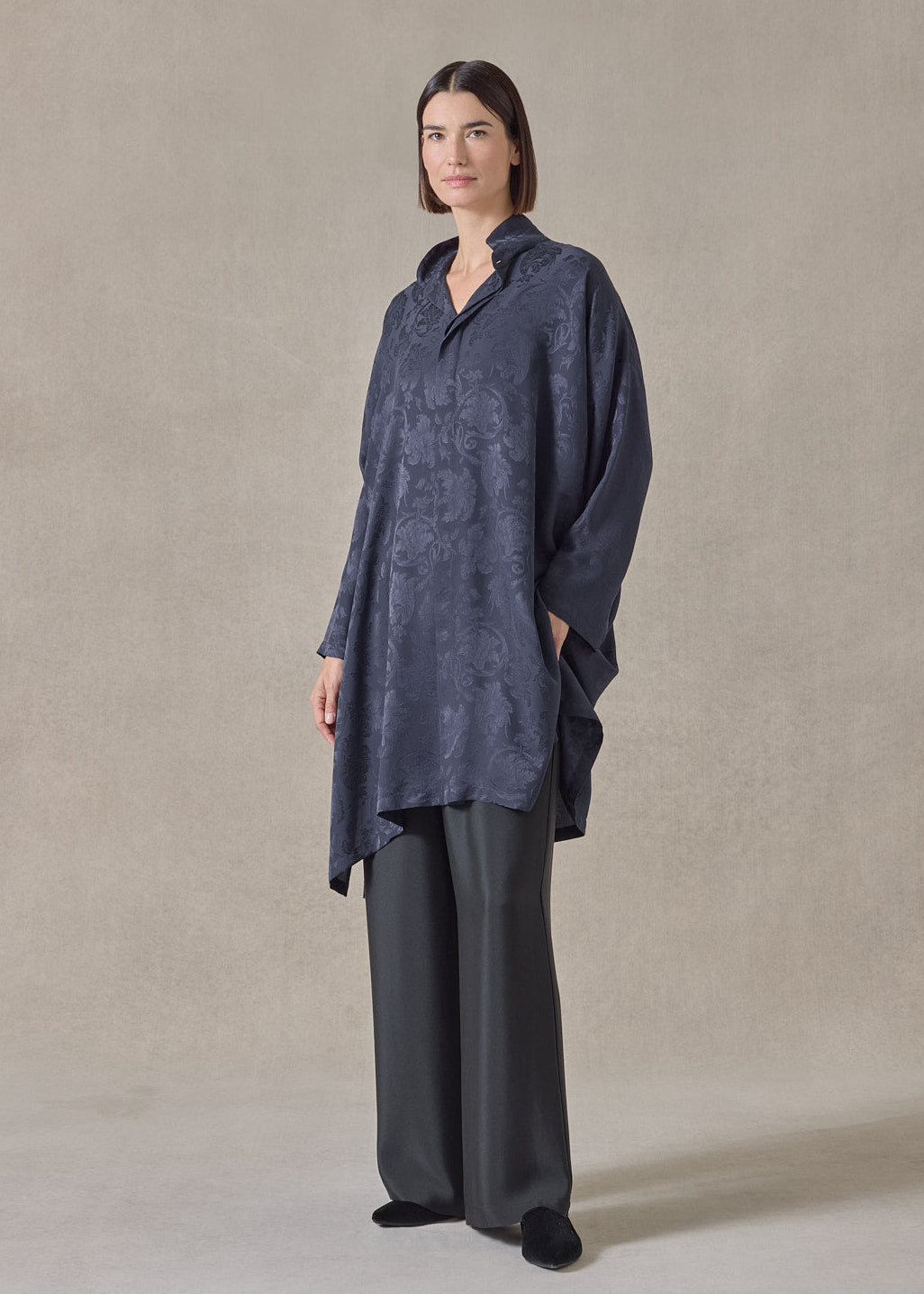 silk jacquard wide a-line double stand collar shirt - very long with slits (navydark)