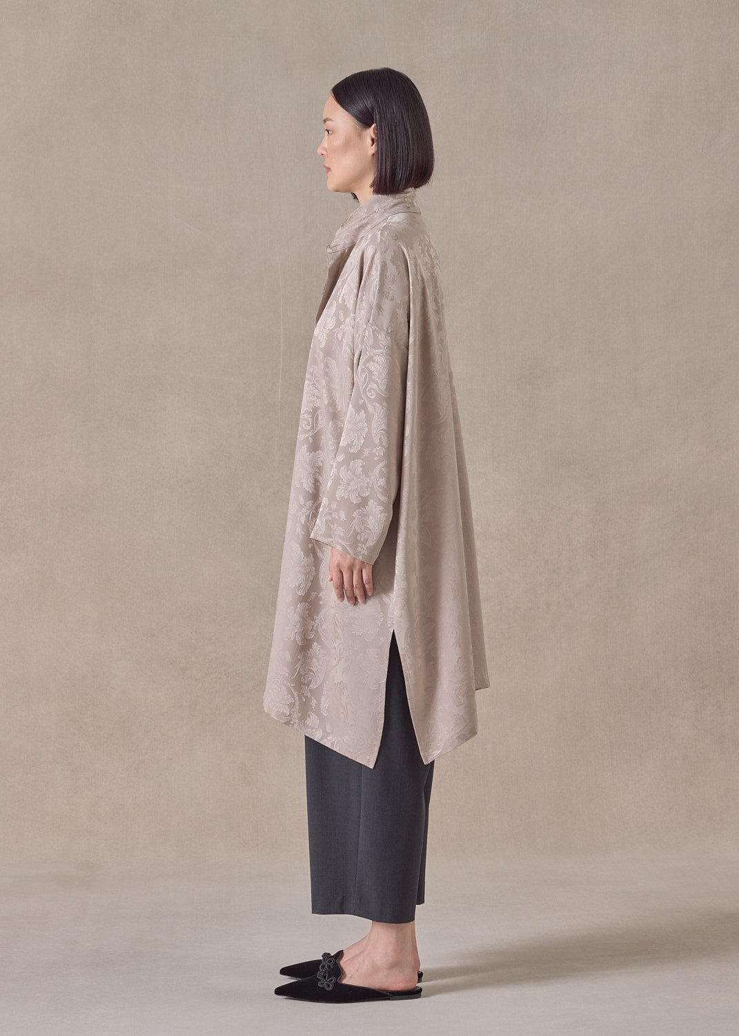 silk jacquard wide a-line double stand collar shirt - very long with slits (stone)