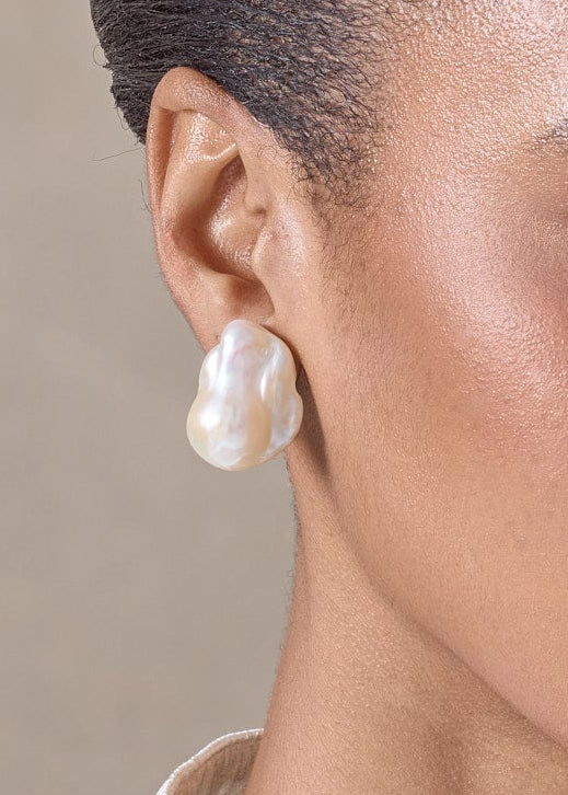baroque freshwater farmed pearl earclips