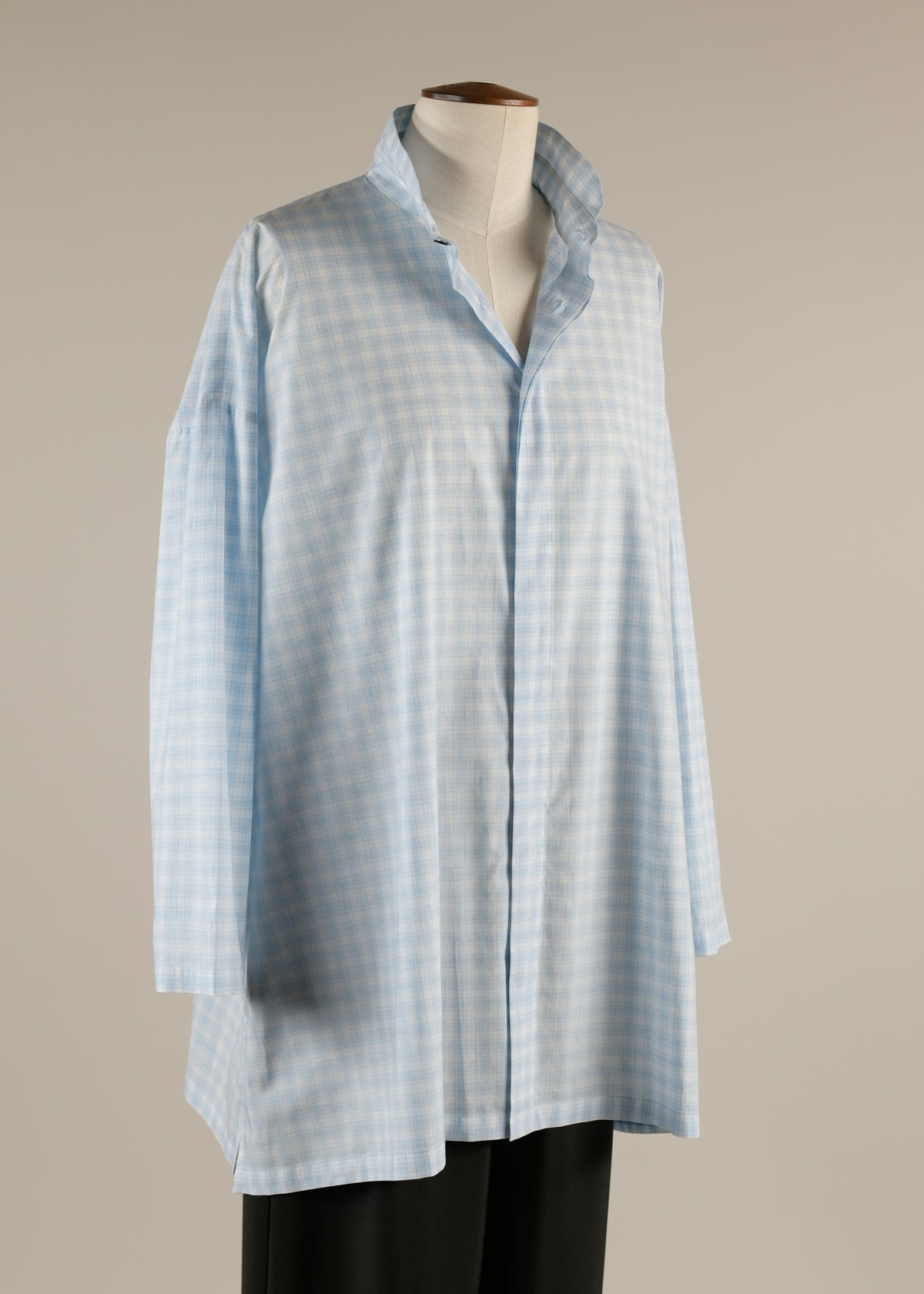 wide a-line back pleated shirt with double stand collar - long plus
