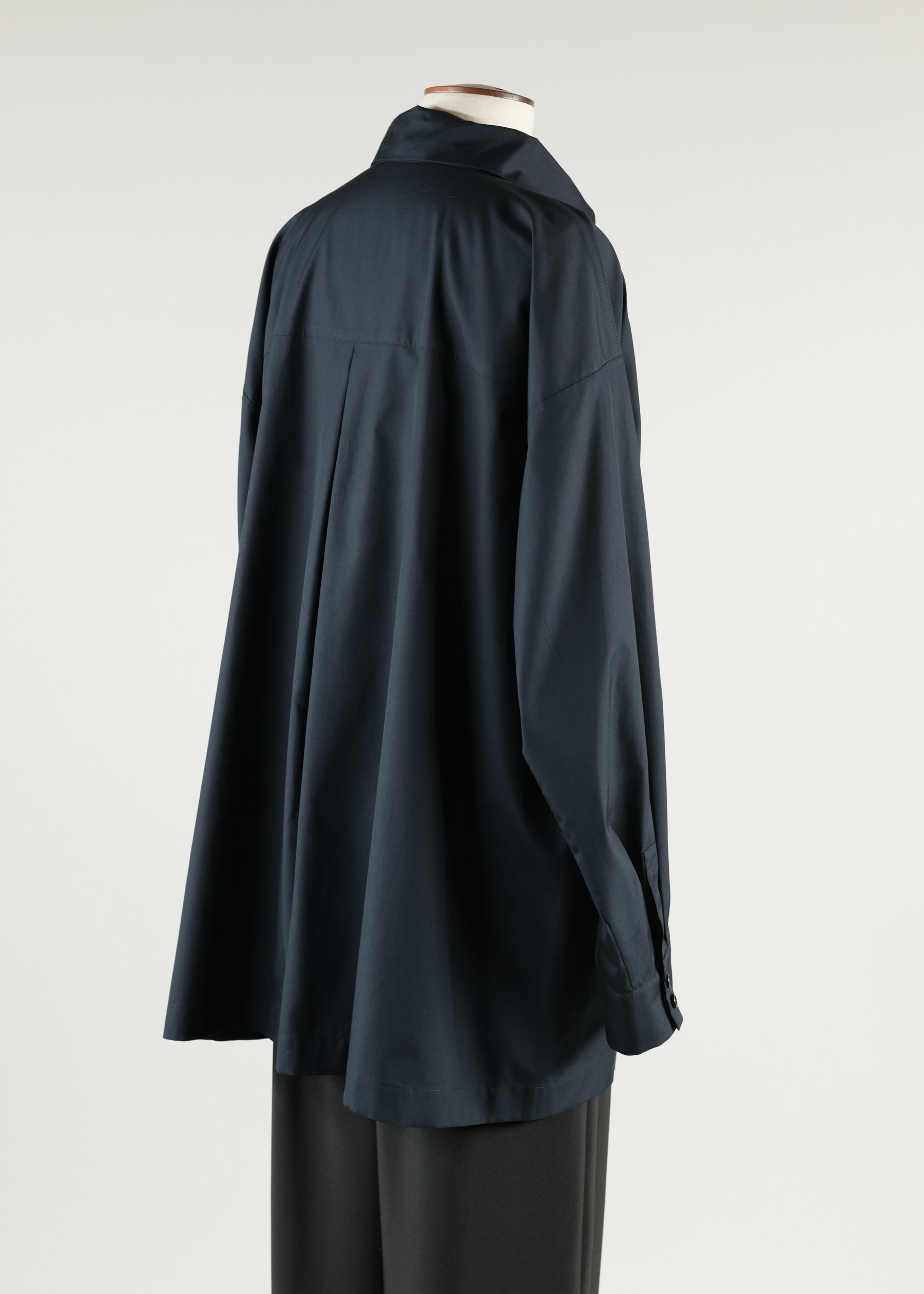 slim a-line angle-to-front side seam shirt with collar - long