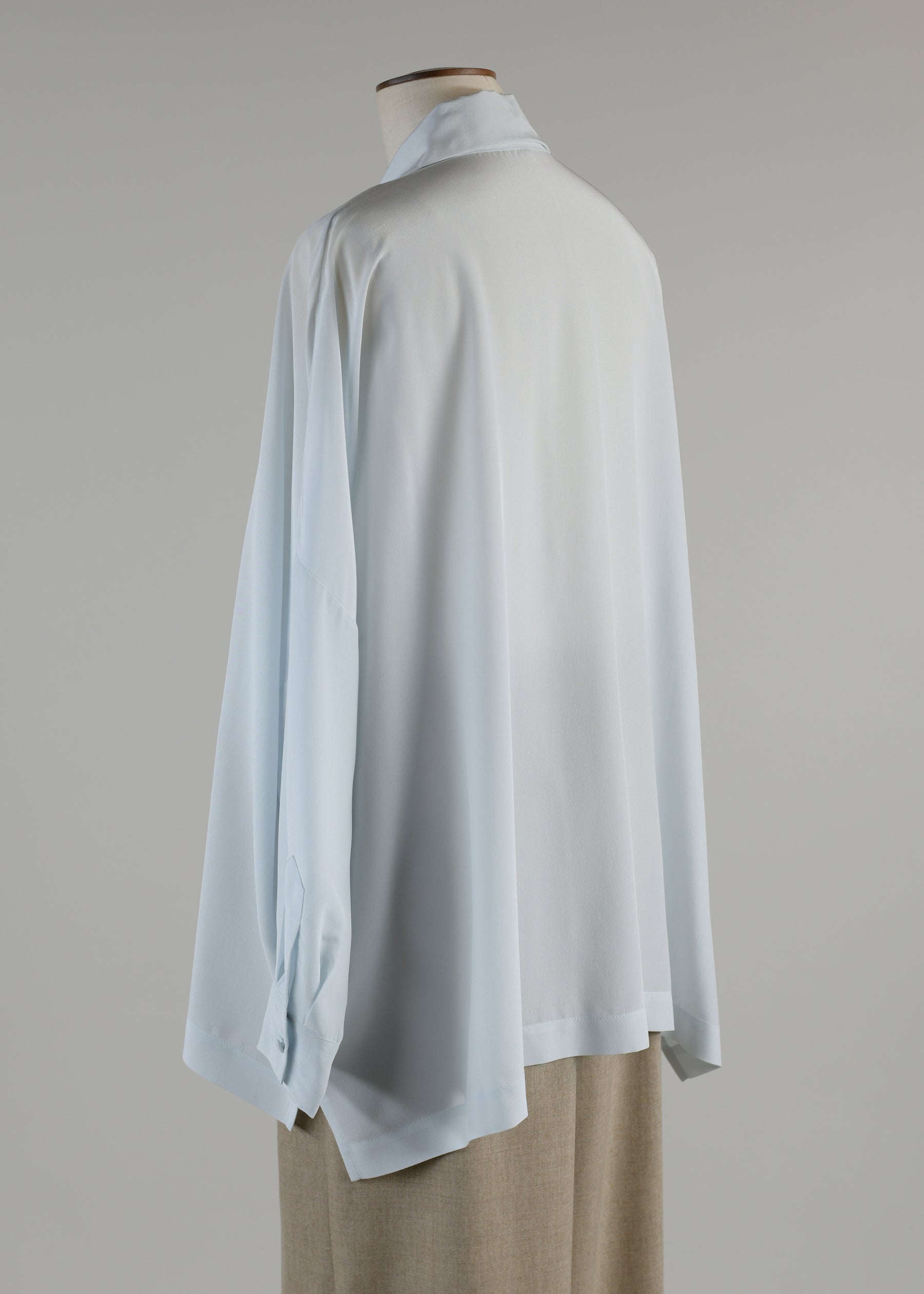 wide longer back sloped shoulder tunic with collar - long