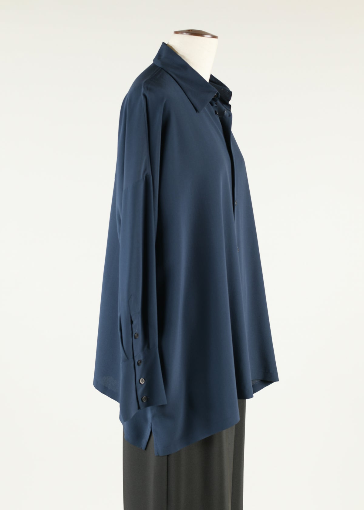 wide a-line back plt shirt w/col and ext cuff - lg