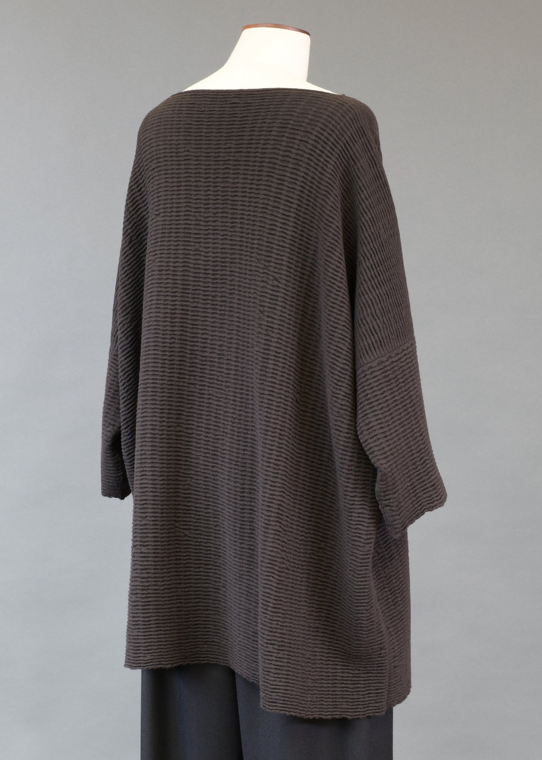 square 3/4 sleeve knit top - long