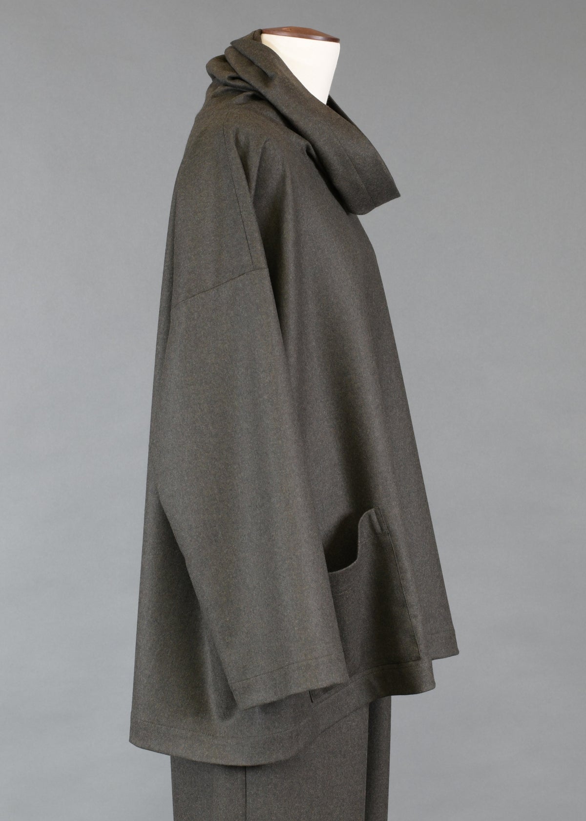 angle-to-front side seam monks top - long