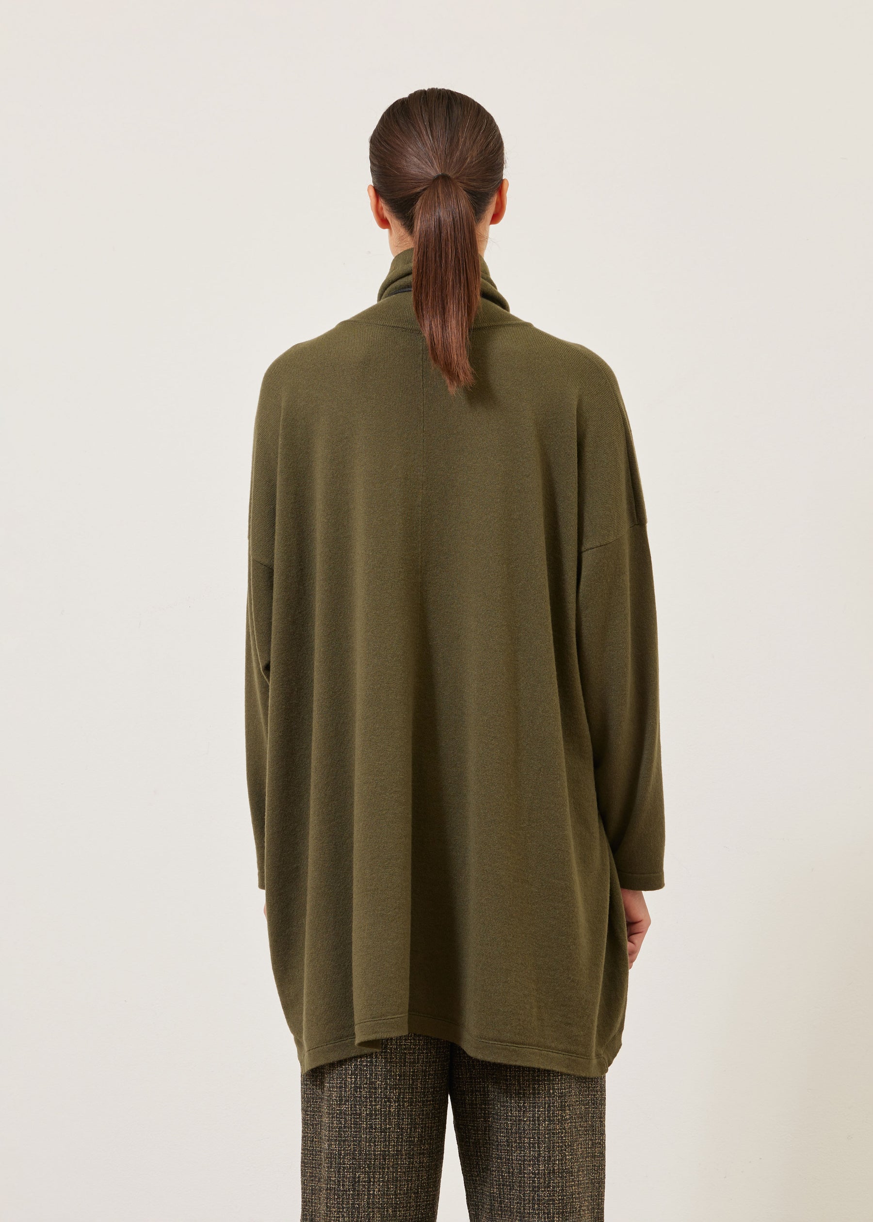 cashmere smaller front larger back scrunch neck sweater - long