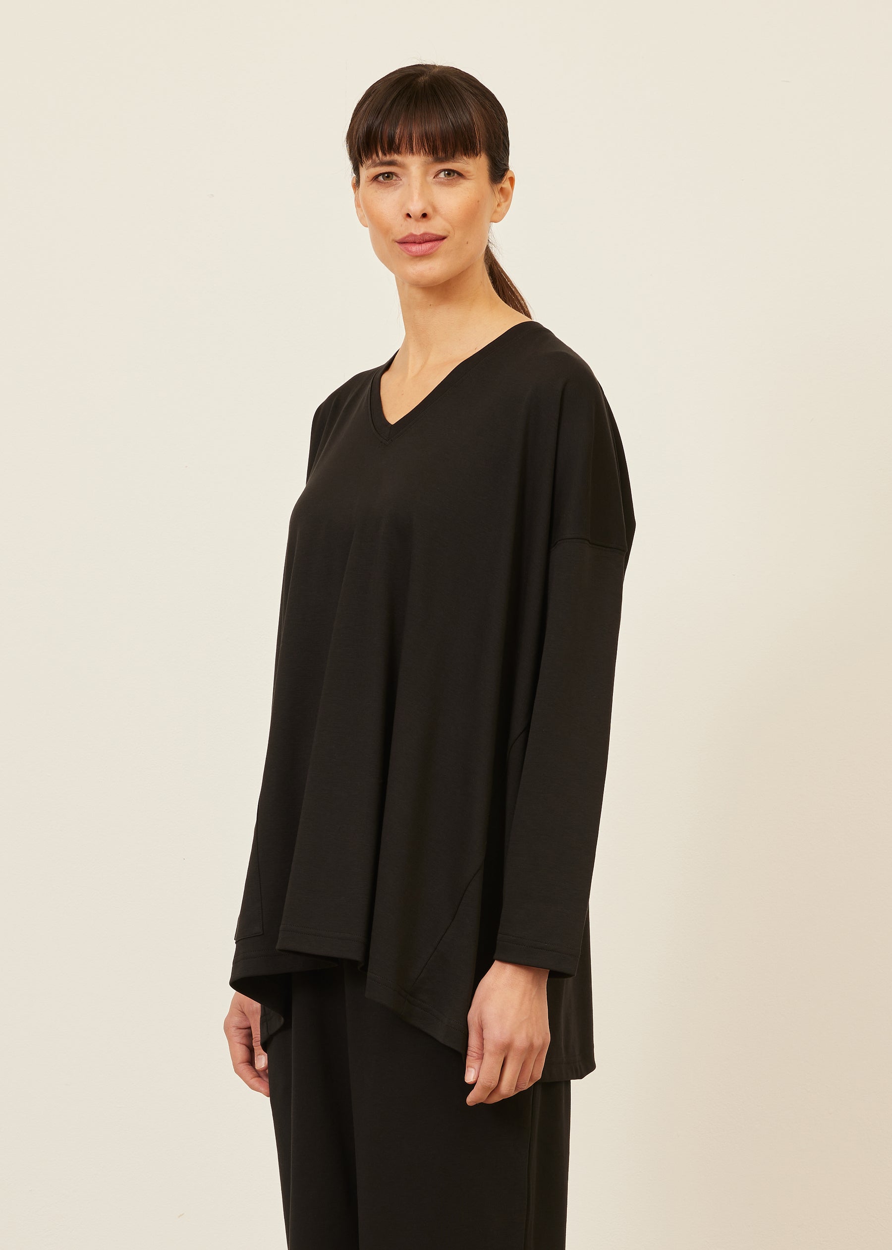 one pocket angle-to-front v neck - long