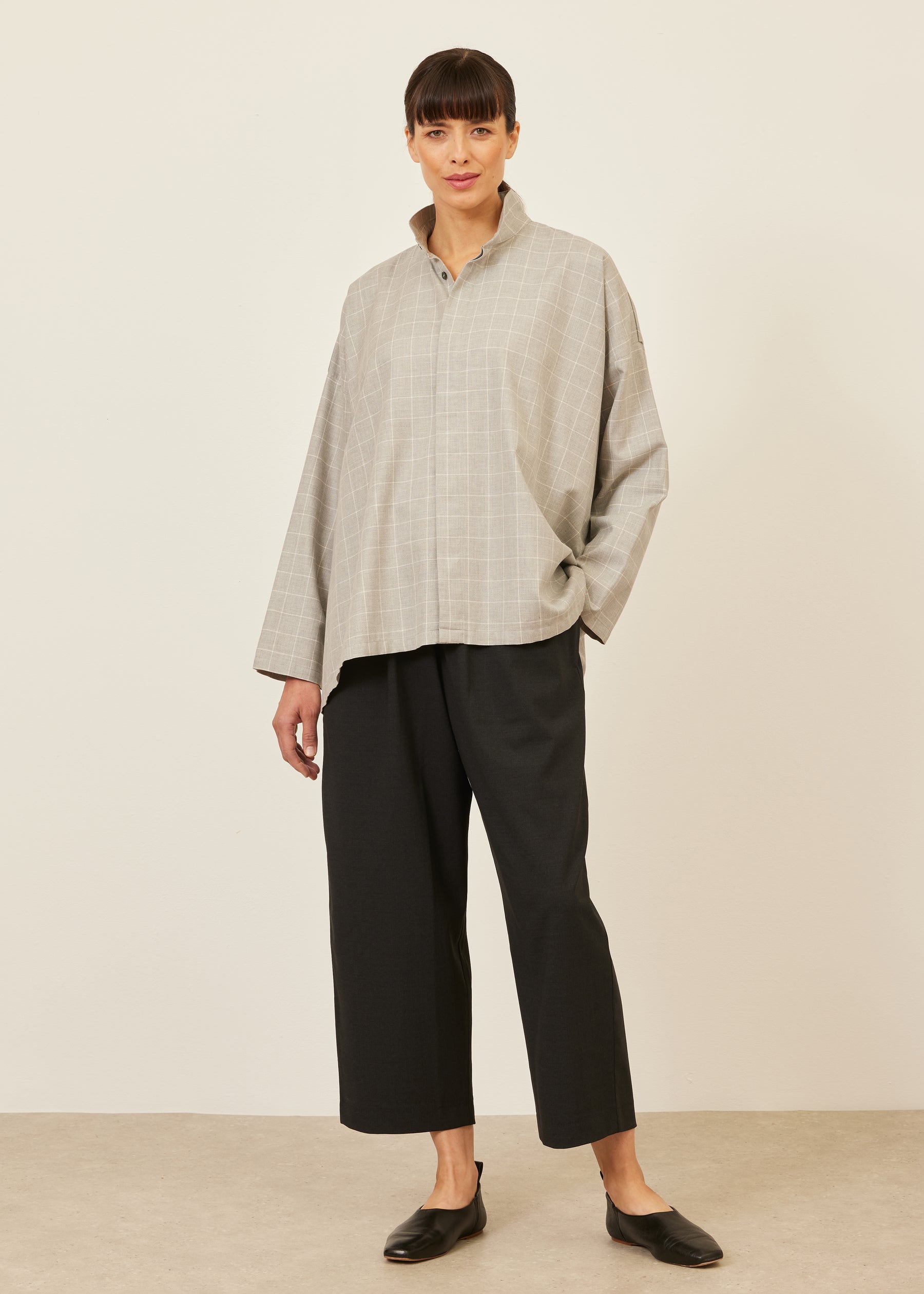 wide A-line shirt with double stand collar - mid plus