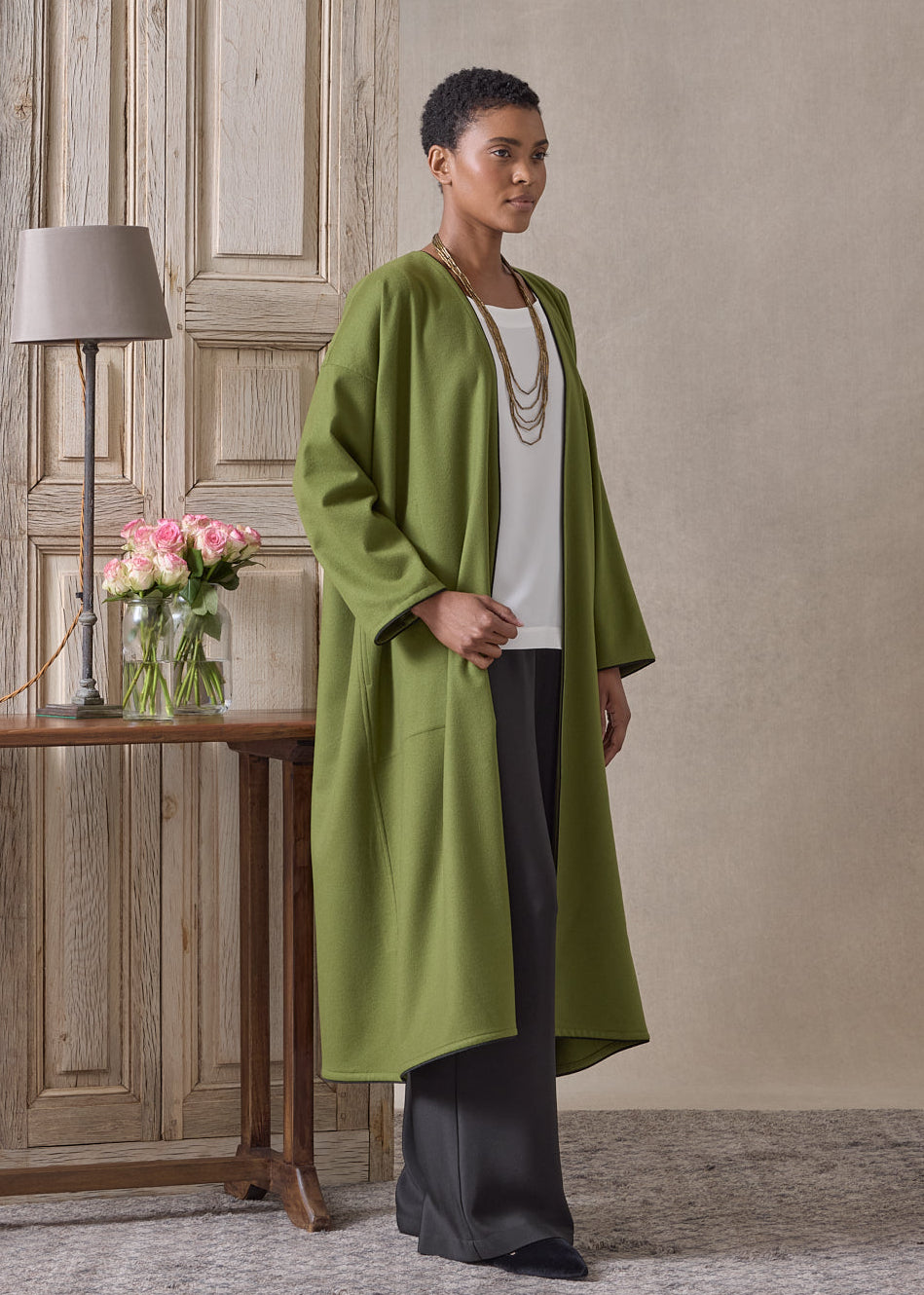cashmere wide a-line v-neck coat (with piped edge)