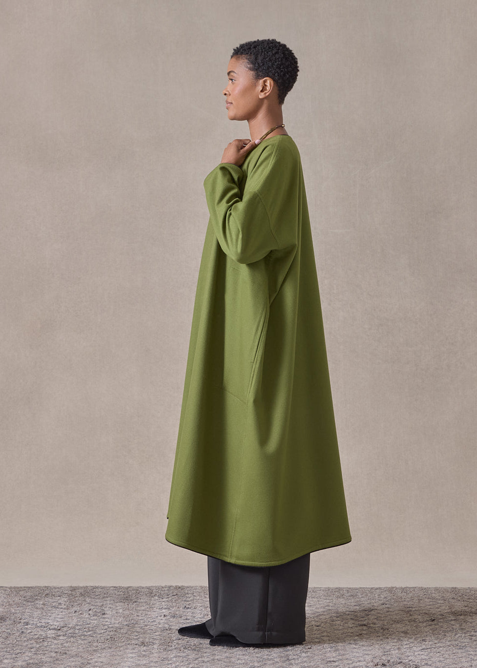 cashmere wide a-line v-neck coat (with piped edge)