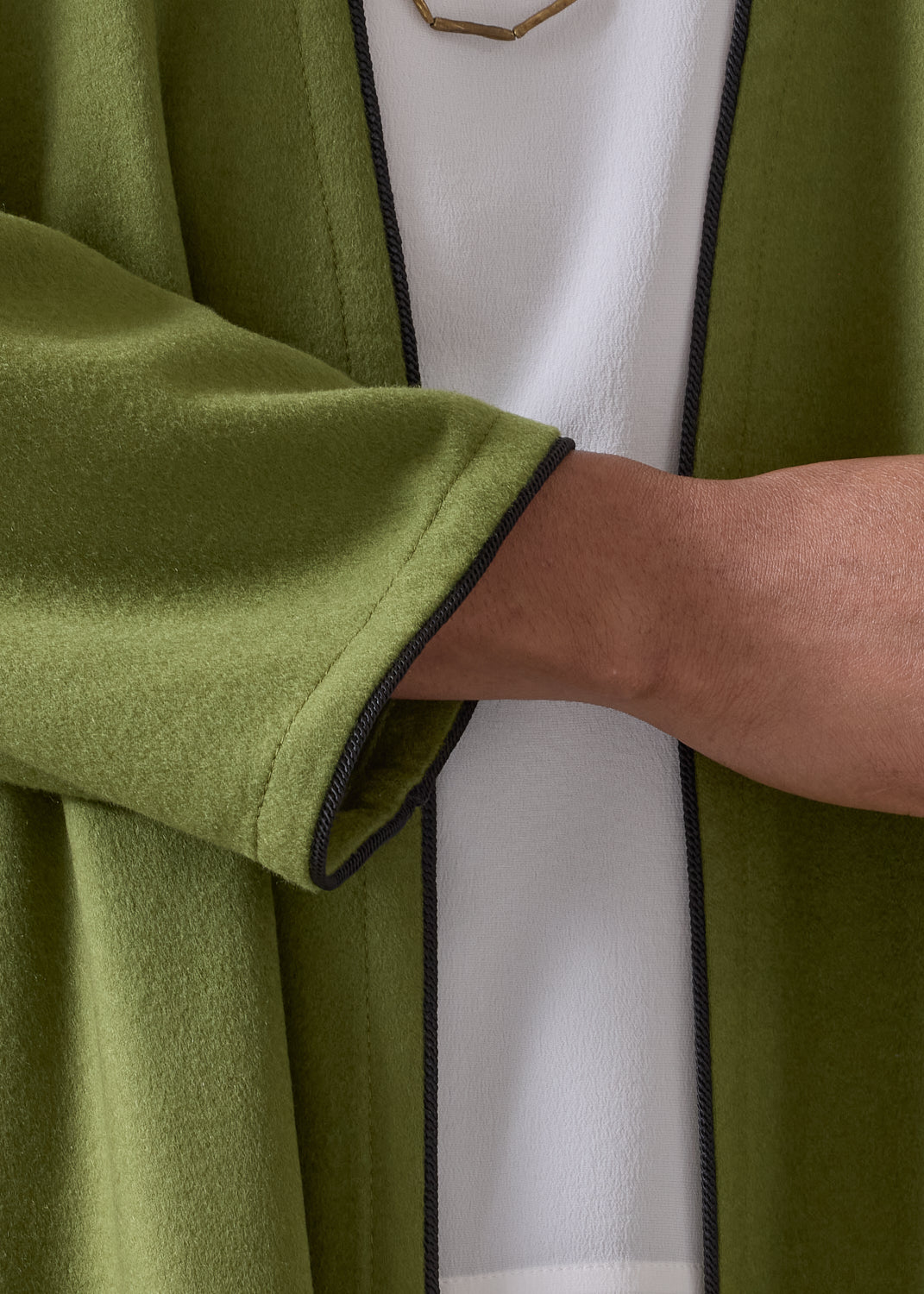 cashmere wide a-line v-neck coat (with piped edge)