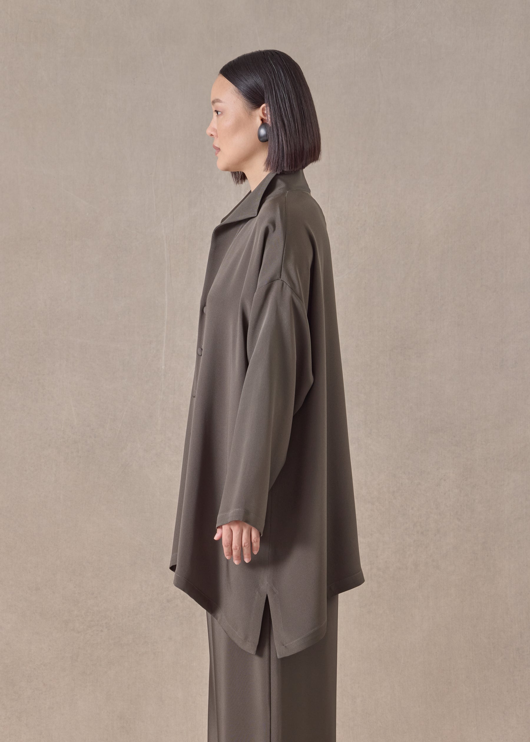 silk wide a-line shirt with open 'standup collar'  - long plus