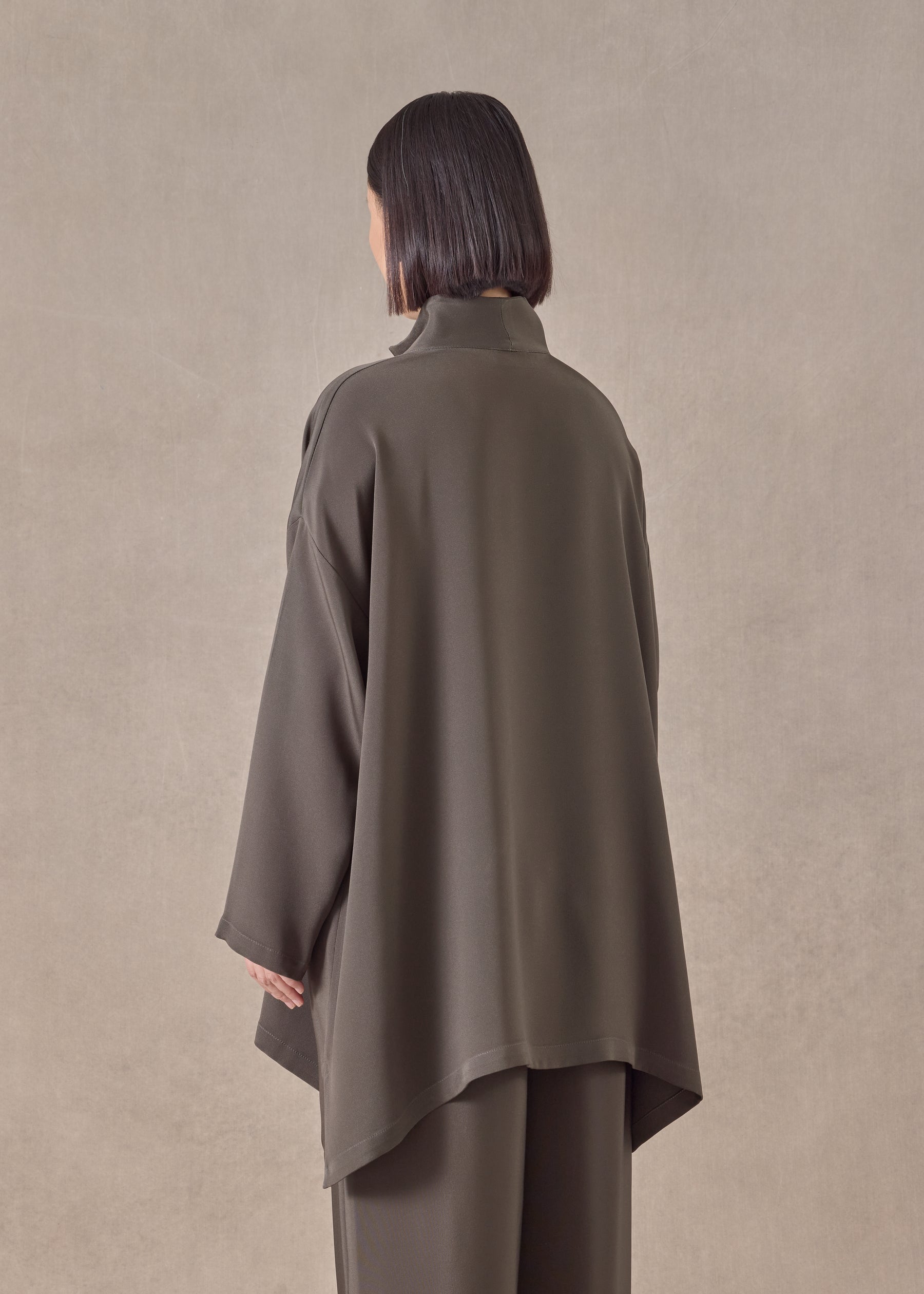 silk wide a-line shirt with open 'standup collar'  - long plus