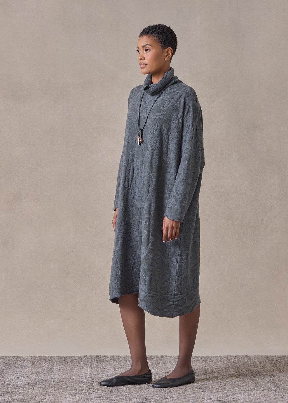 cashmere wide a-line scrunch neck knit dress (lavagrey)