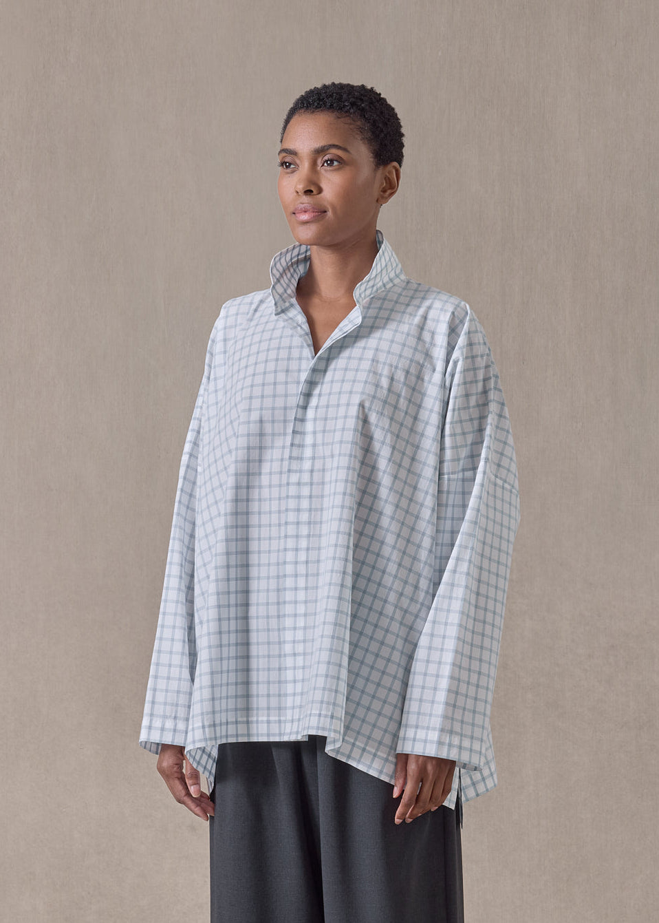 cotton wide longer back double stand collar shirt - mid plus (woadblue)