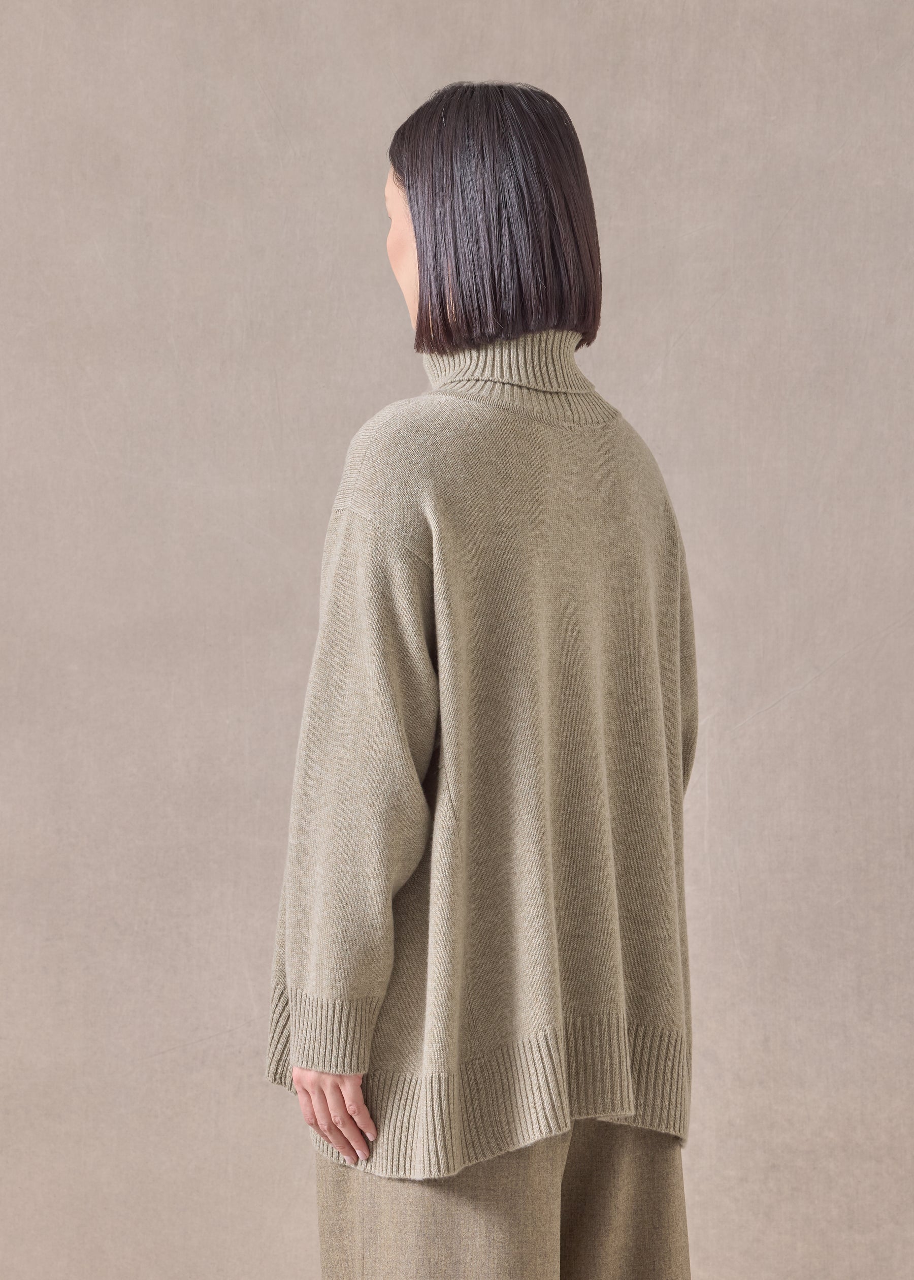 cashmere panelled a-line roll neck sweater - mid plus