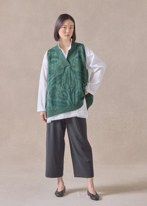 cashmere a-line sleeveless V-neck - mid plus